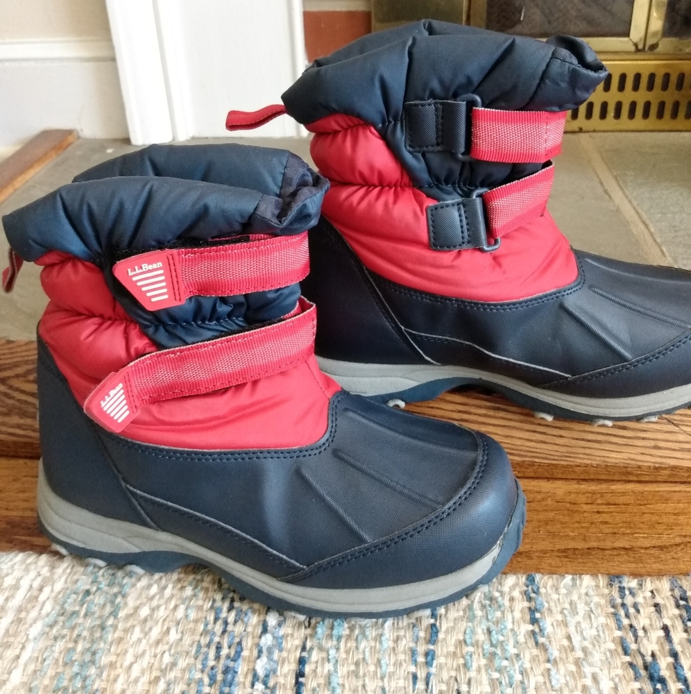 LL Bean size 4 winter boots